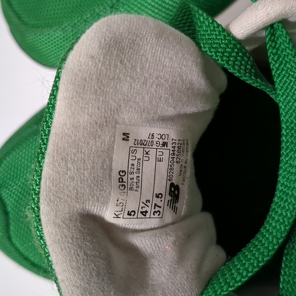 New Balance 574 boys size 5 Green Nylon Canvas Suede Athletic Sneakers Shoes. - Picture 8 of 8